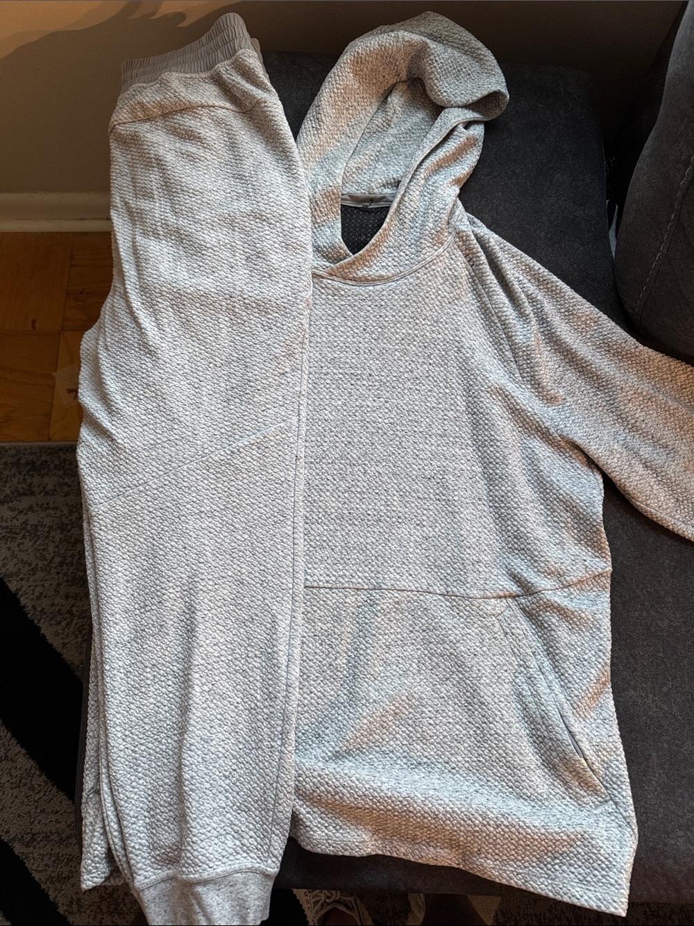 Lululemon Men’s Large Cozy Light Gray Hooded Pullover Sweatshirt with pants